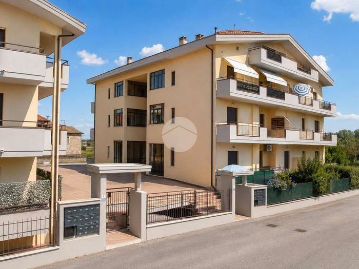 Appartamento trilocale in vendita in Via Aldo Fabrizi, Villa Fumosa, Pineto
