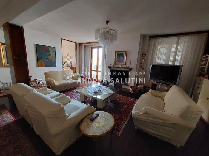 Casa con 6 locali in vendita in Centro, Ponsacco