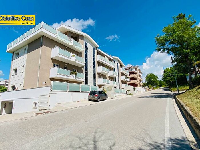 Casa quadrilocale in vendita in viale della resistenza, Teramo