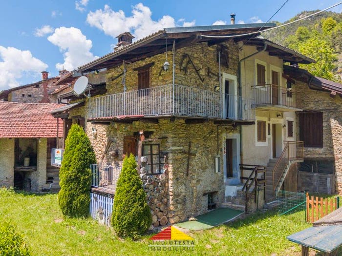 Casa trilocale in vendita in Frazione Pragelato Sottano, San Damiano Macra
