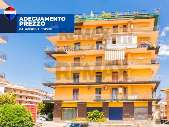 Appartamento con 5 locali in vendita in Via Giovanni Verga, San Cosmo Corso Italia Piazza Dante, Acireale