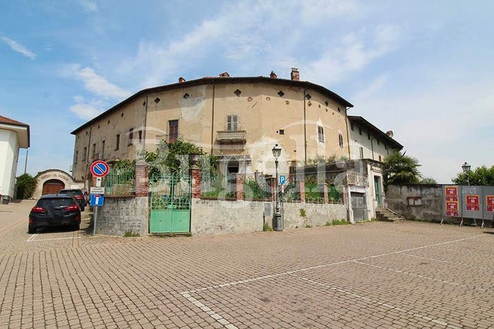 Appartamento con 5 locali in vendita in Piazza Castello, Centro, Alice Castello
