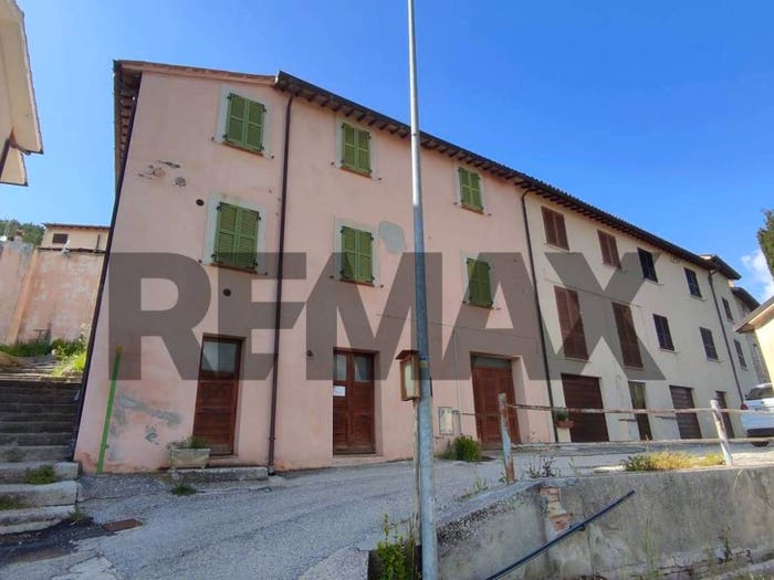 Casa con 6 locali in vendita in VOA CODERONE LOC ANNIFO, Ponte Santa Lucia Colfiorito Annifo, Foligno
