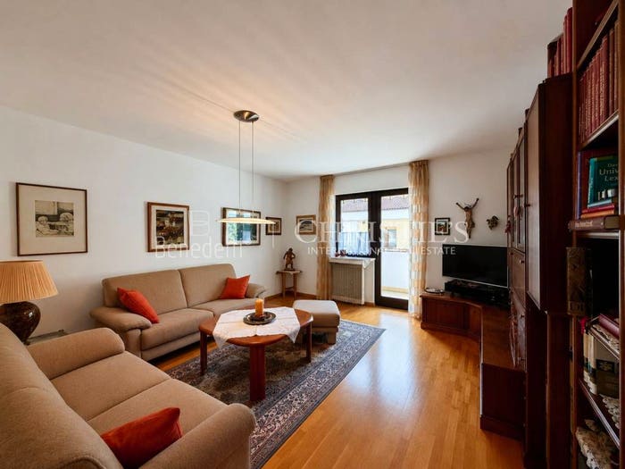 Appartamento trilocale in vendita in Via Laurin, Zona Laurin, Lagundo