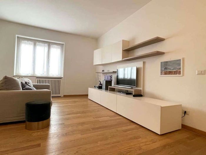 Appartamento trilocale in affitto in Via Luigi Canonica, Paolo Sarpi, Milano