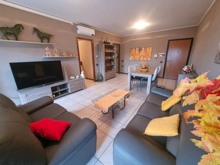 Appartamento trilocale in vendita in Via Monte Sabotino, Centro, Limbiate