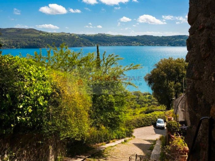Appartamento bilocale in vendita in Via della Gradinata di San Clemente, Centro, Bracciano