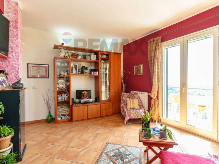 Appartamento con 5 locali in vendita in Via Giuseppe Mazzini, Centro, Belpasso