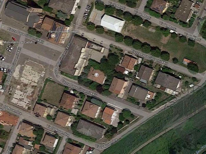 Casa con 6 locali in vendita in Piazza Papa Giovanni XXIII, Rovereto, Novi di Modena