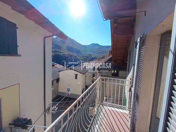 Casa trilocale in vendita in Via Mulini snc, Dizzasco Biazzeno, Dizzasco