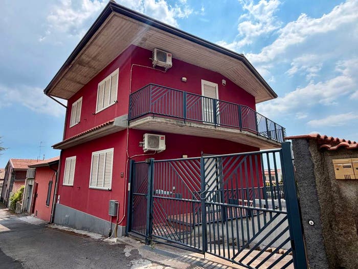 Casa con 5 locali in vendita in Via Monte Grappa, Nicolosi