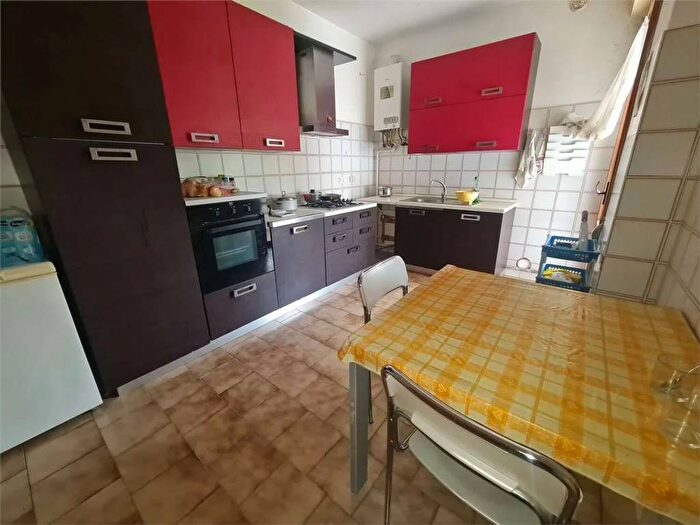Appartamento quadrilocale in vendita in Via Bonconte Da Montefeltro, Centro, Urbino
