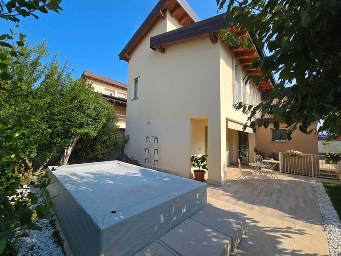 Casa con 5 locali in vendita in Via Lorenzo Federici, Centro, Trescore Balneario