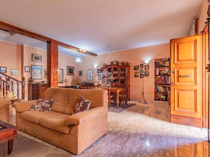 Appartamento con 6 locali in vendita in Via Roma, Bassano Romano