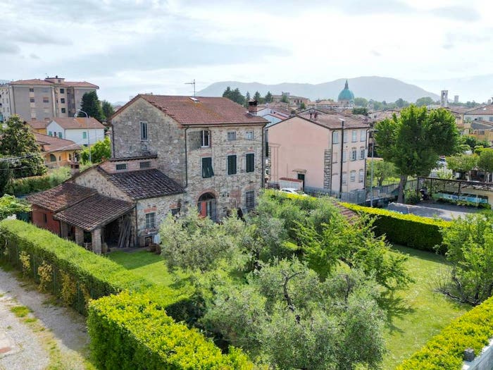 Casa con 6 locali in vendita in Via Romana, San Filippo, Lucca