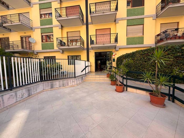 Appartamento con 6 locali in vendita in Via Liguria, De Gasperi Croce Rossa, Palermo