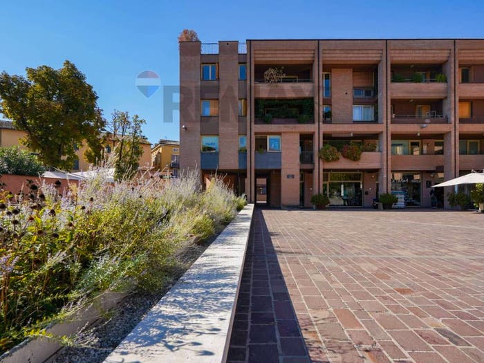 Appartamento con 6 locali in vendita in Piazza della fraternità, Centro, Collecchio