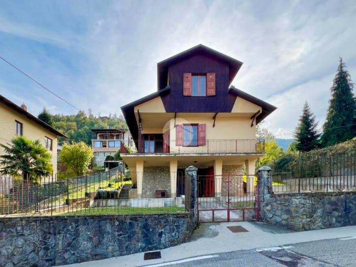 Casa con 6 locali in vendita in Frazione lusiana, Lusiana, Traves