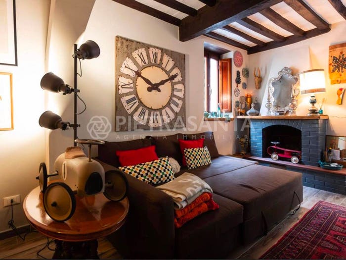 Casa con 6 locali in vendita in Camaiore Paese, Camaiore