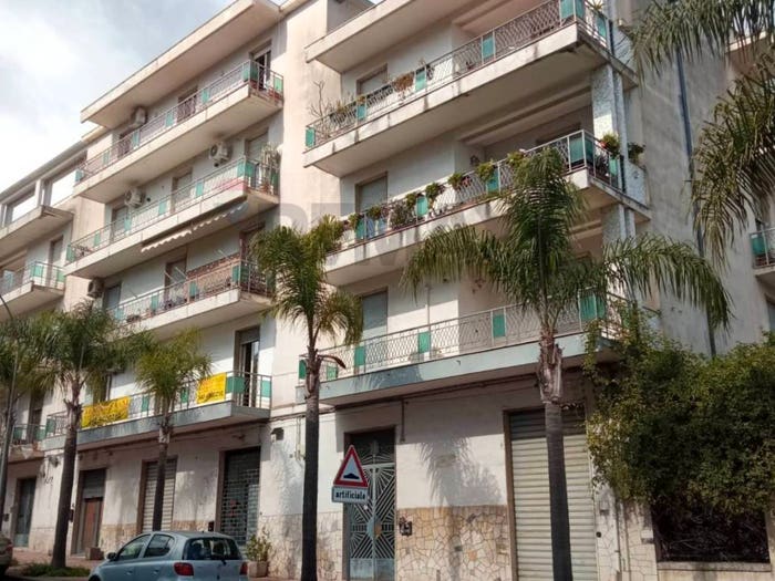 Appartamento con 6 locali in vendita in viale don minzoni, Centro, Giarre