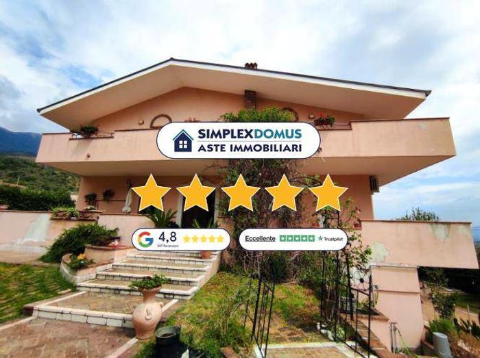 Appartamento con 6 locali in vendita in VIA GROTTA SCACCIAMOSCA, Centro, Castrocielo