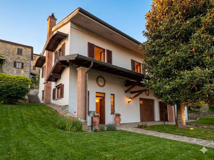 Casa con 6 locali in vendita in Roma, Canneto, Canneto Pavese