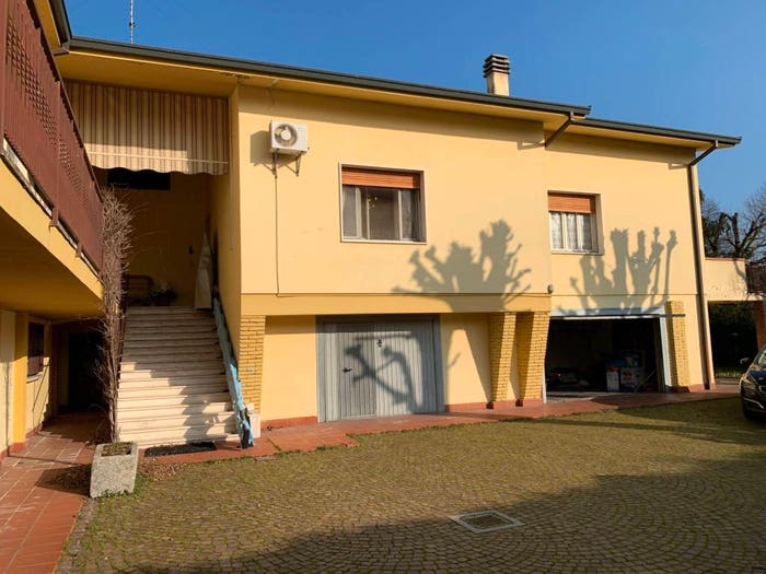 Casa con 6 locali in vendita in Via Aprile, Longastrino, Argenta