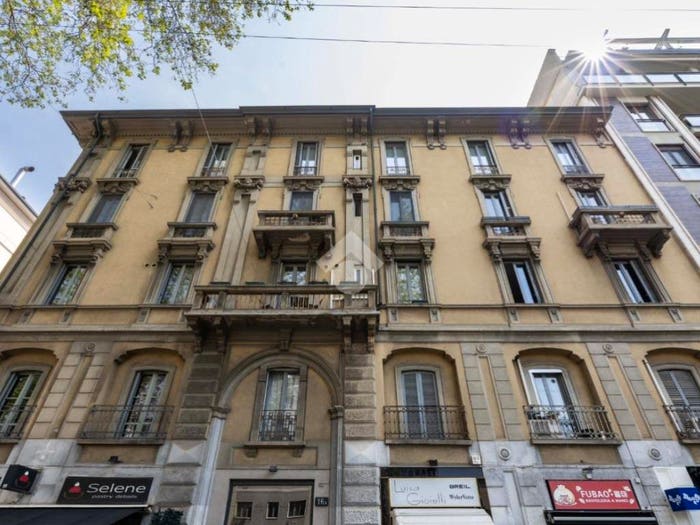 Appartamento quadrilocale in vendita in Viale Monte Nero, Porta Romana Medaglie d'Oro, Milano