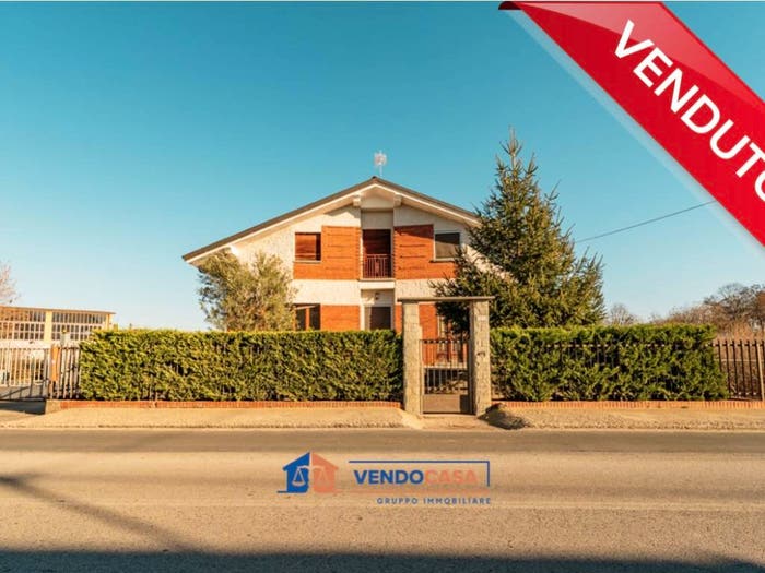 Casa con 6 locali in vendita in Regione Brignola, Centro, Centallo