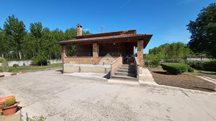 Casa con 5 locali in vendita in Limatola