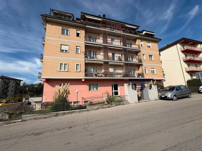Appartamento quadrilocale in vendita in Via Angelo Pellegrini, Santa Barbara San Sisto, L'Aquila