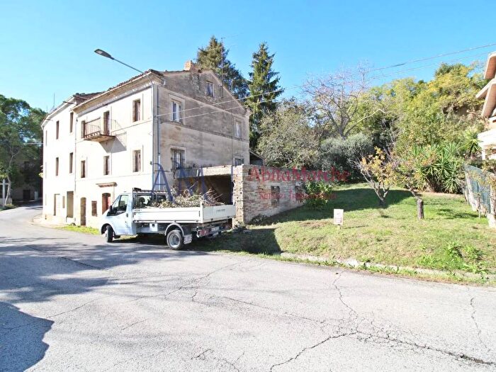 Casa con 6 locali in vendita in Strada Provinciale SNC Snc, Grottazzolina