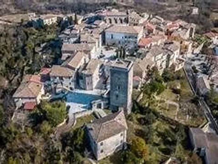 Casa con 6 locali in vendita in Urb Appartemento Su Due Piani Fontechiari, Fontechiari