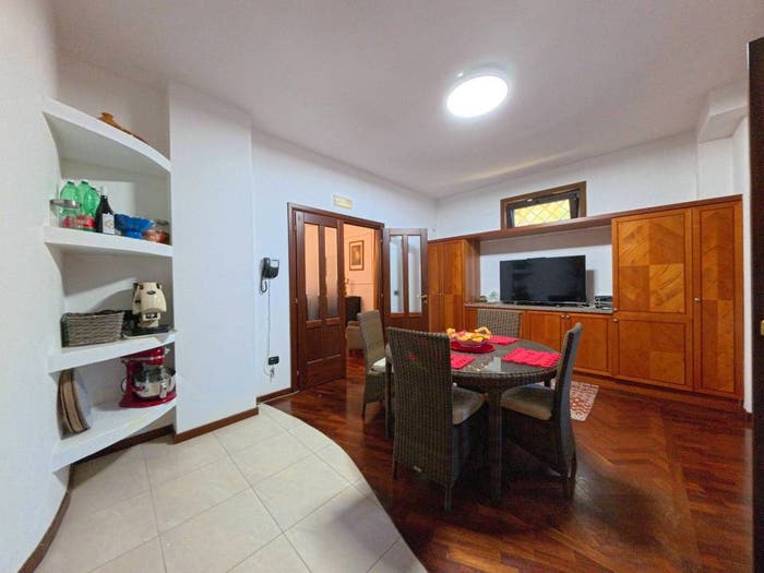 Casa con 6 locali in vendita in Via Cesare Pascal, San Leucio Briano, Caserta