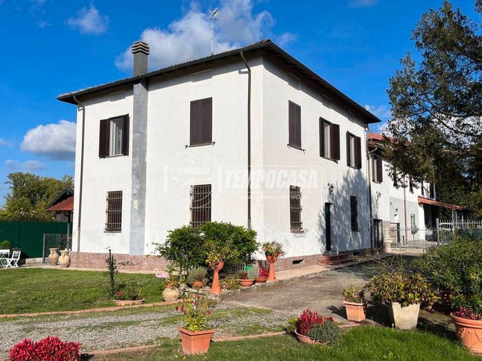 Casa con 6 locali in vendita in Via Ferrata, Pratalborato, Capriata d'Orba