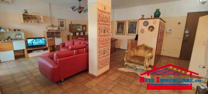 Appartamento con 6 locali in vendita in Panebianco Tribunale, Cosenza