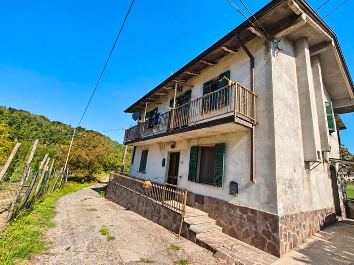 Casa con 6 locali in vendita in Via Ripa, Aulla