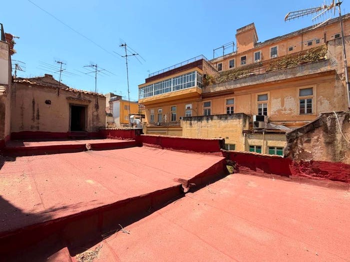 Appartamento in vendita in Largo Regina Coeli, Centro Storico, Napoli