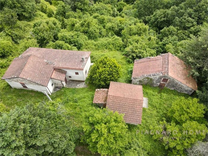 Casa con 5 locali in vendita in Pontremoli