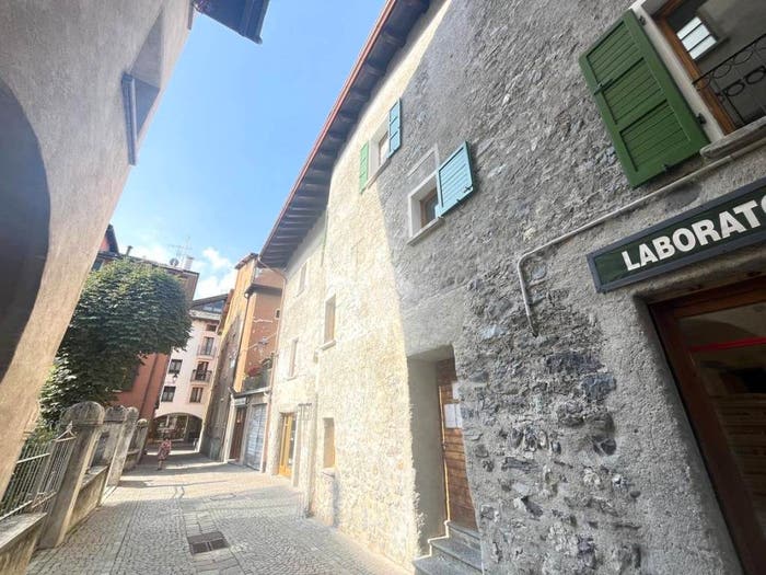 Appartamento trilocale in vendita in Via Massimo Longa, Centro, Bormio