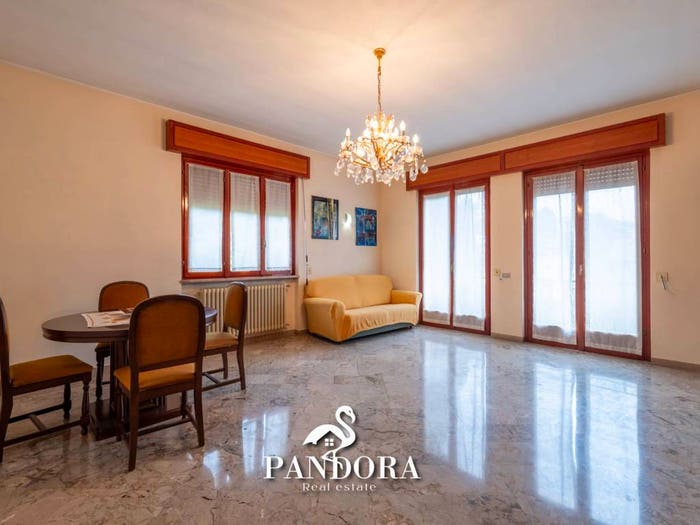 Casa con 6 locali in vendita in Via Trieste, Centro, Monvalle