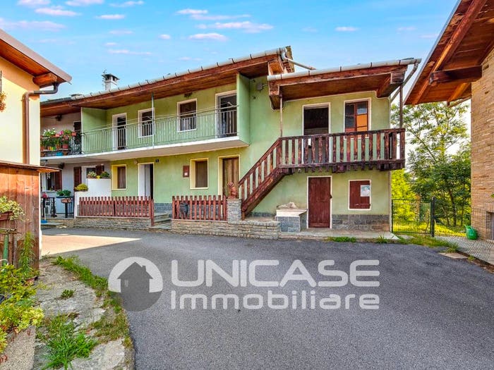 Casa con 6 locali in vendita in Via Scuole Nuove, Bagnolo Piemonte