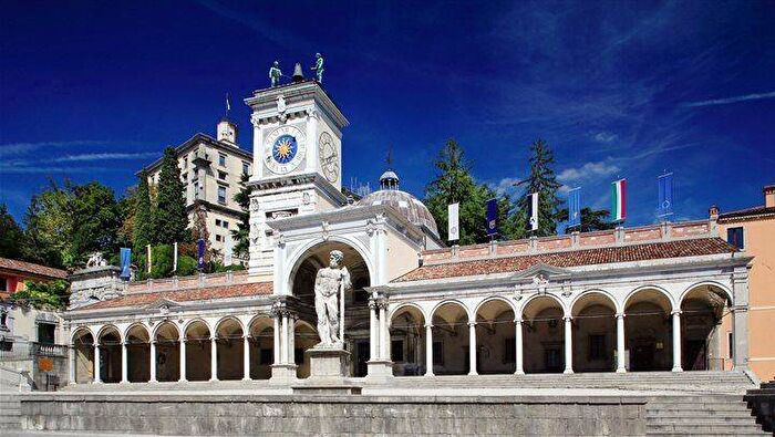 Casa con 6 locali in vendita in Via Vittorio Veneto, Viale Ungheria, Udine