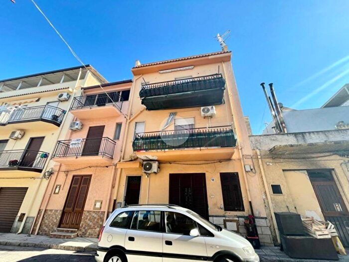 Appartamento trilocale in vendita in Via Francesco Crispi, Balestrate Foce, Balestrate