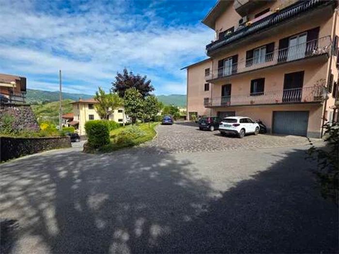 Appartamento con 5 locali in vendita in Via Debbia No Number, Centro, Castelnuovo di Garfagnana