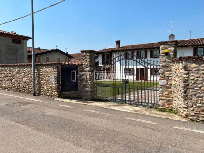 Casa con 5 locali in vendita in Cazzago San Martino