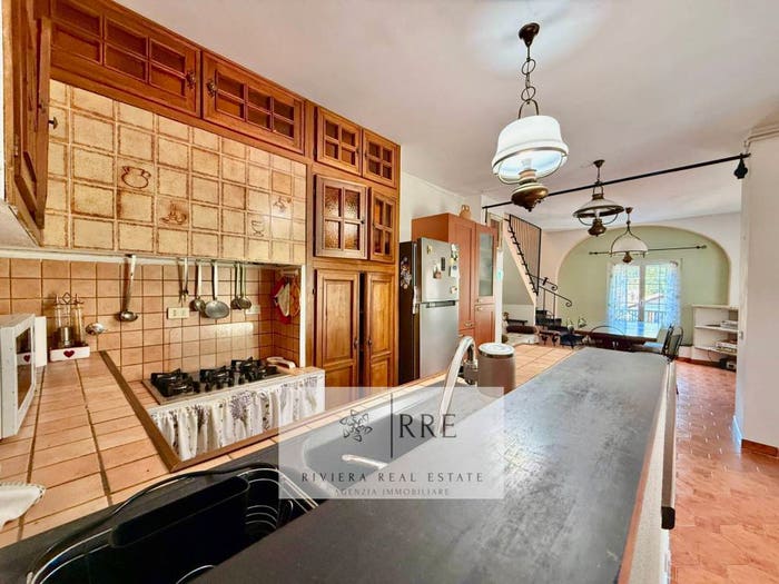 Appartamento con 5 locali in vendita in Frazione Lavina Piazza Sant' Antonio Abate, Lavina, Rezzo