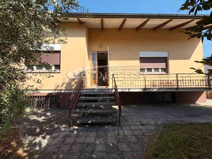 Casa con 6 locali in vendita in Via Flaminia, Lucrezia, Cartoceto