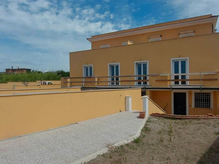Appartamento trilocale in vendita in Lungomare degli Ardeatini, Marina di Ardea, Ardea