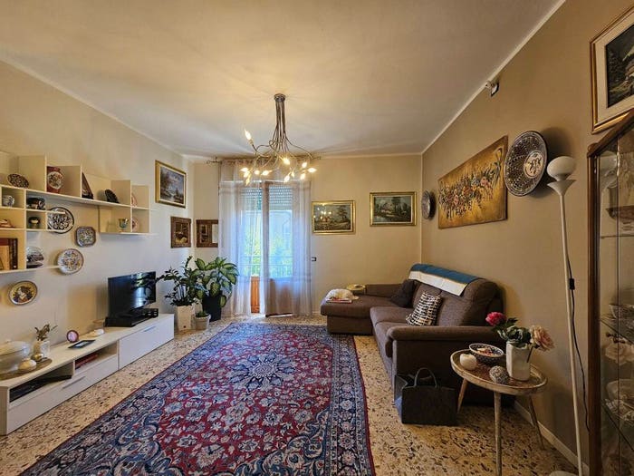 Appartamento con 5 locali in vendita in CAPOLONA VIA MICHELANGELO, Centro, Capolona